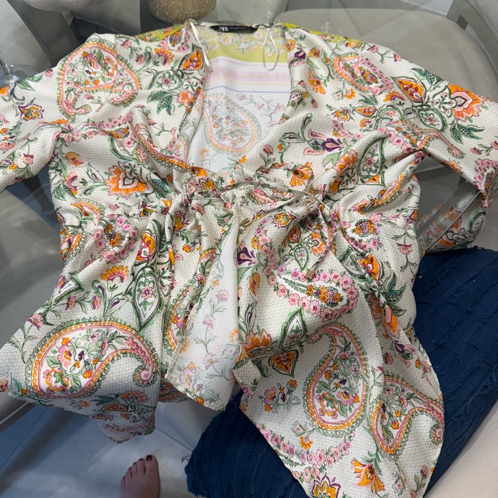 Zara Floral Kimono with Pastel Hues